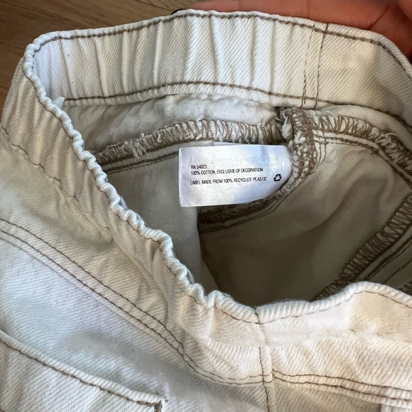 Banana Republic Baby Barrel Leg Utility Jean- Ecru, 4T - Picture 9 of 10